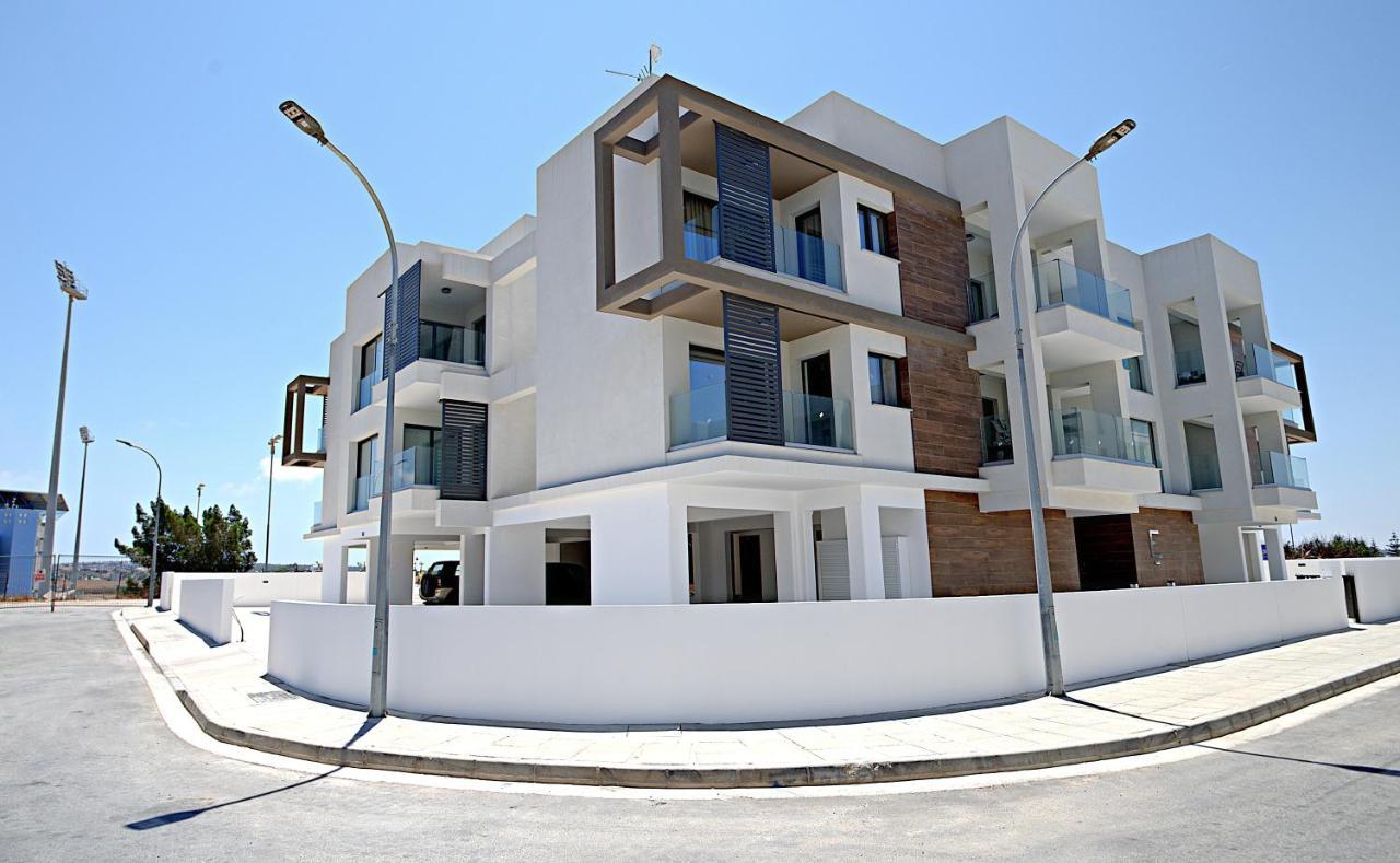 Golden Tree Apartment Paralimni Esterno foto