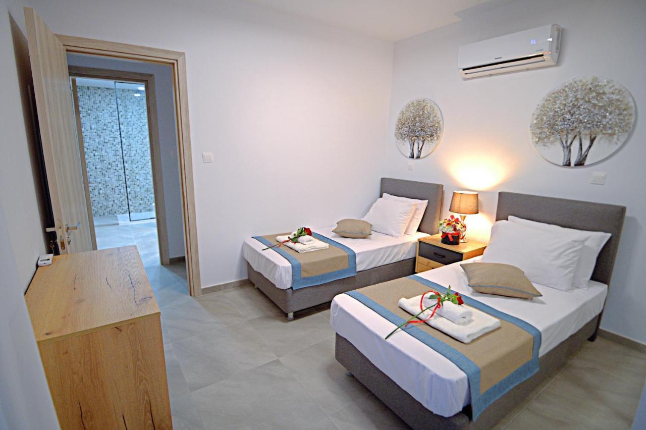 Golden Tree Apartment Paralimni Esterno foto