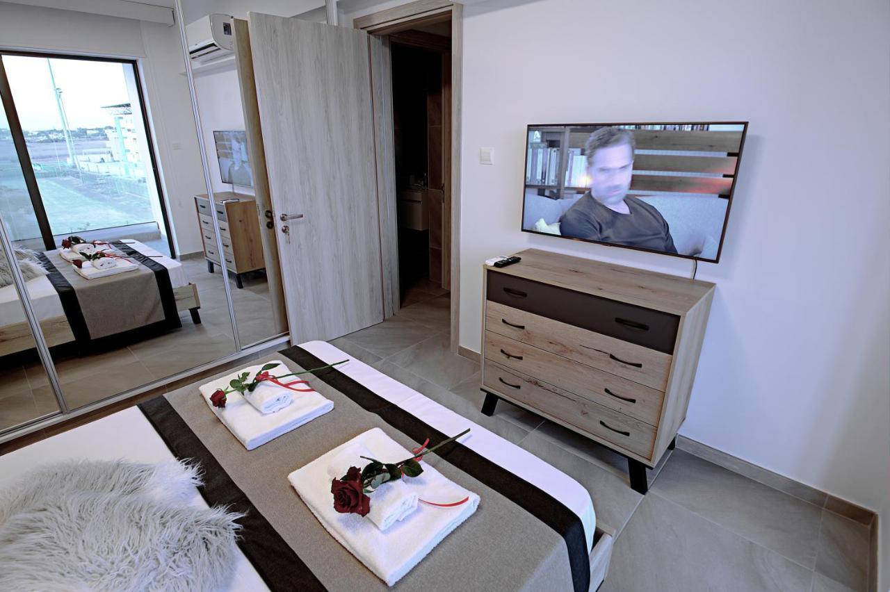 Golden Tree Apartment Paralimni Esterno foto