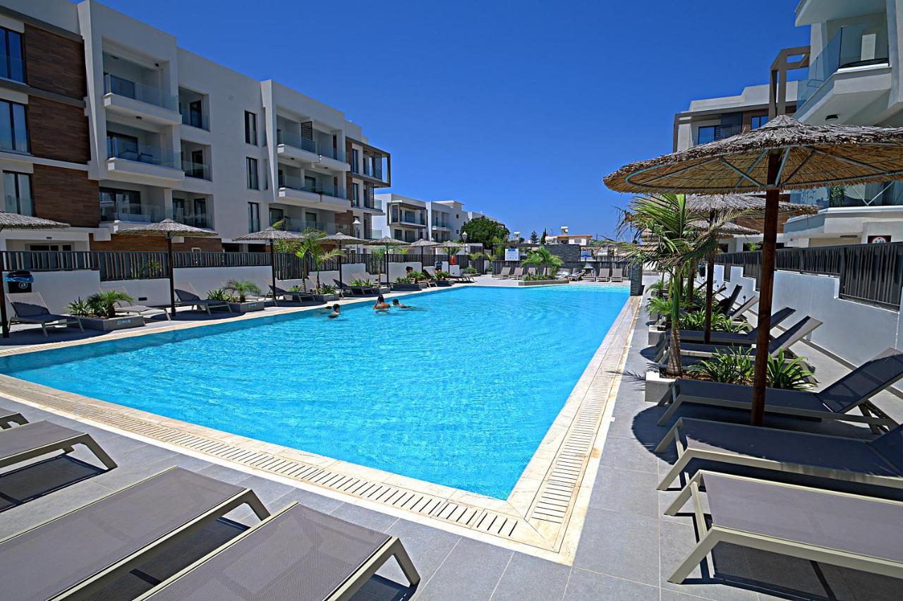 Golden Tree Apartment Paralimni Esterno foto