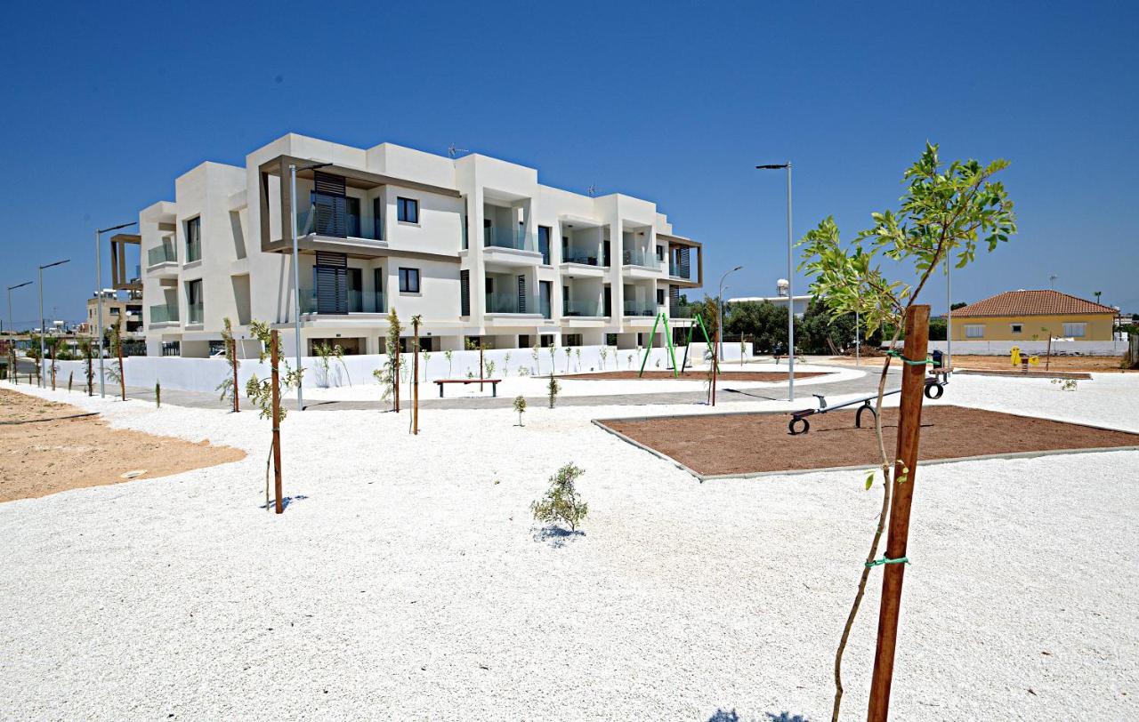 Golden Tree Apartment Paralimni Esterno foto