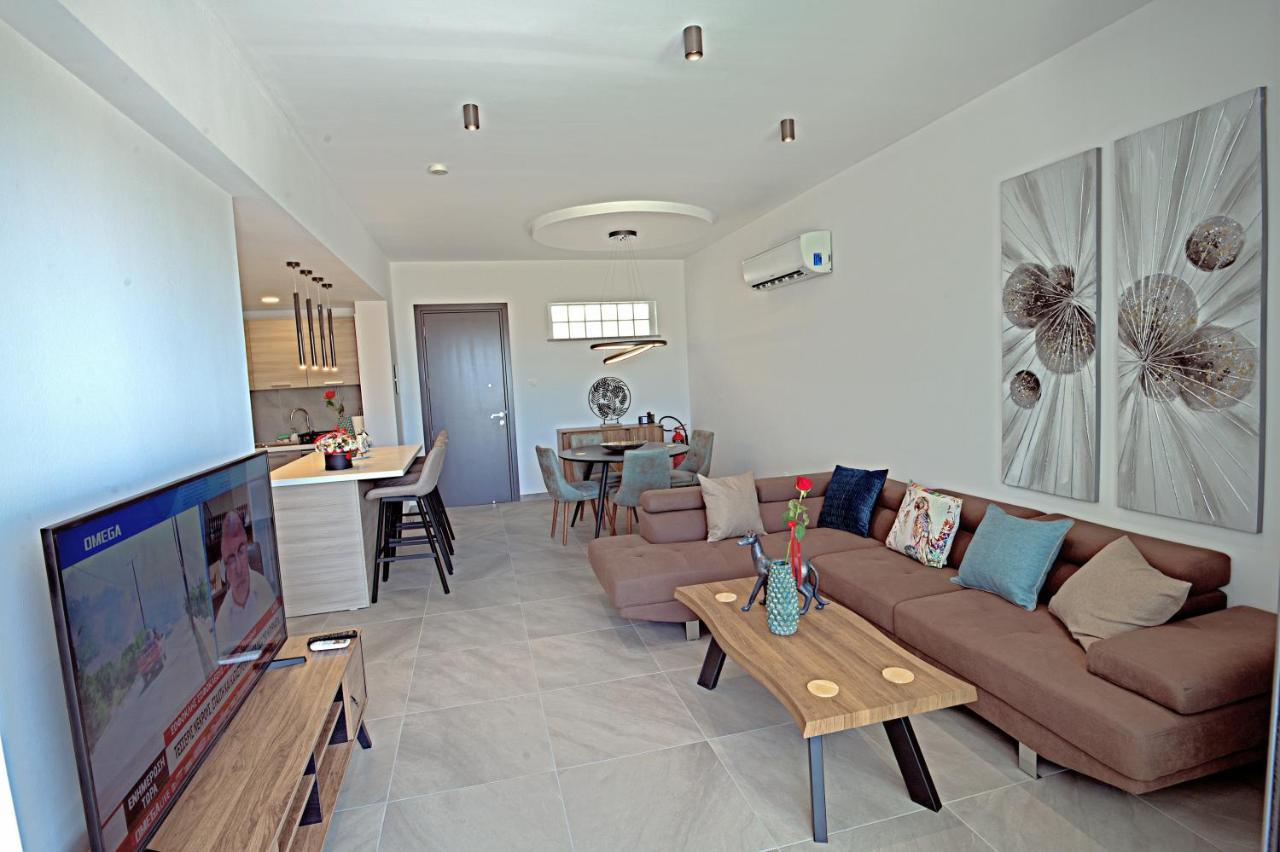 Golden Tree Apartment Paralimni Esterno foto