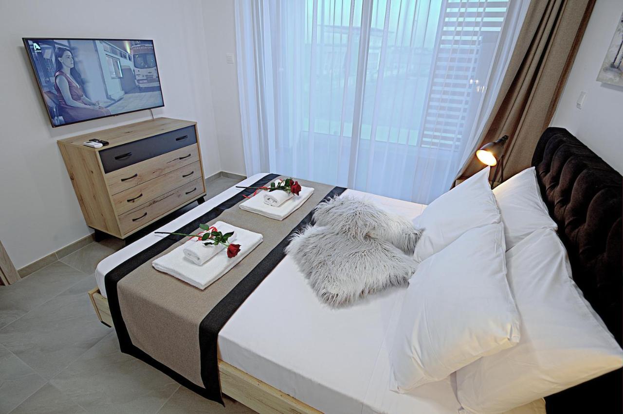 Golden Tree Apartment Paralimni Esterno foto