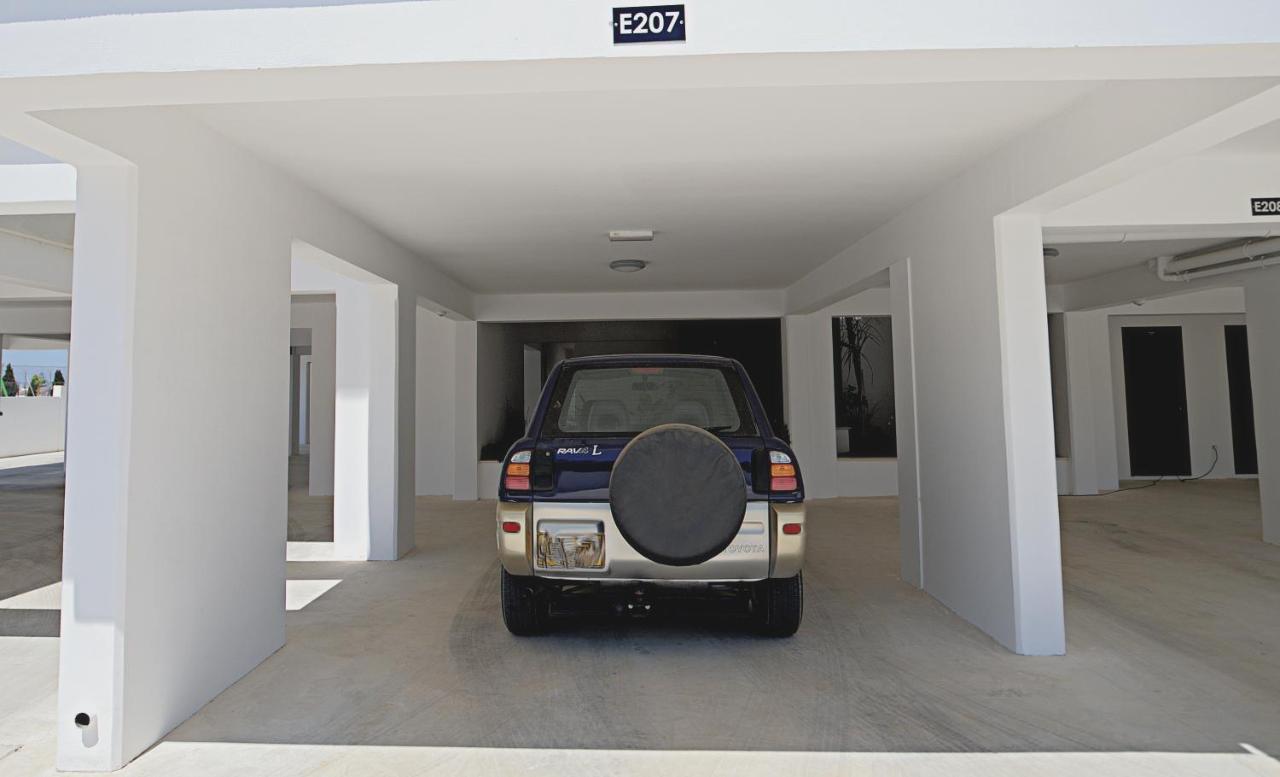 Golden Tree Apartment Paralimni Esterno foto
